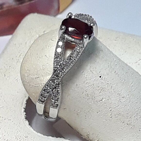 .55ctw Natural Diamond & Oval Garnet X sides design 10KT White Gold Ring #19967 - Picture 2 of 5